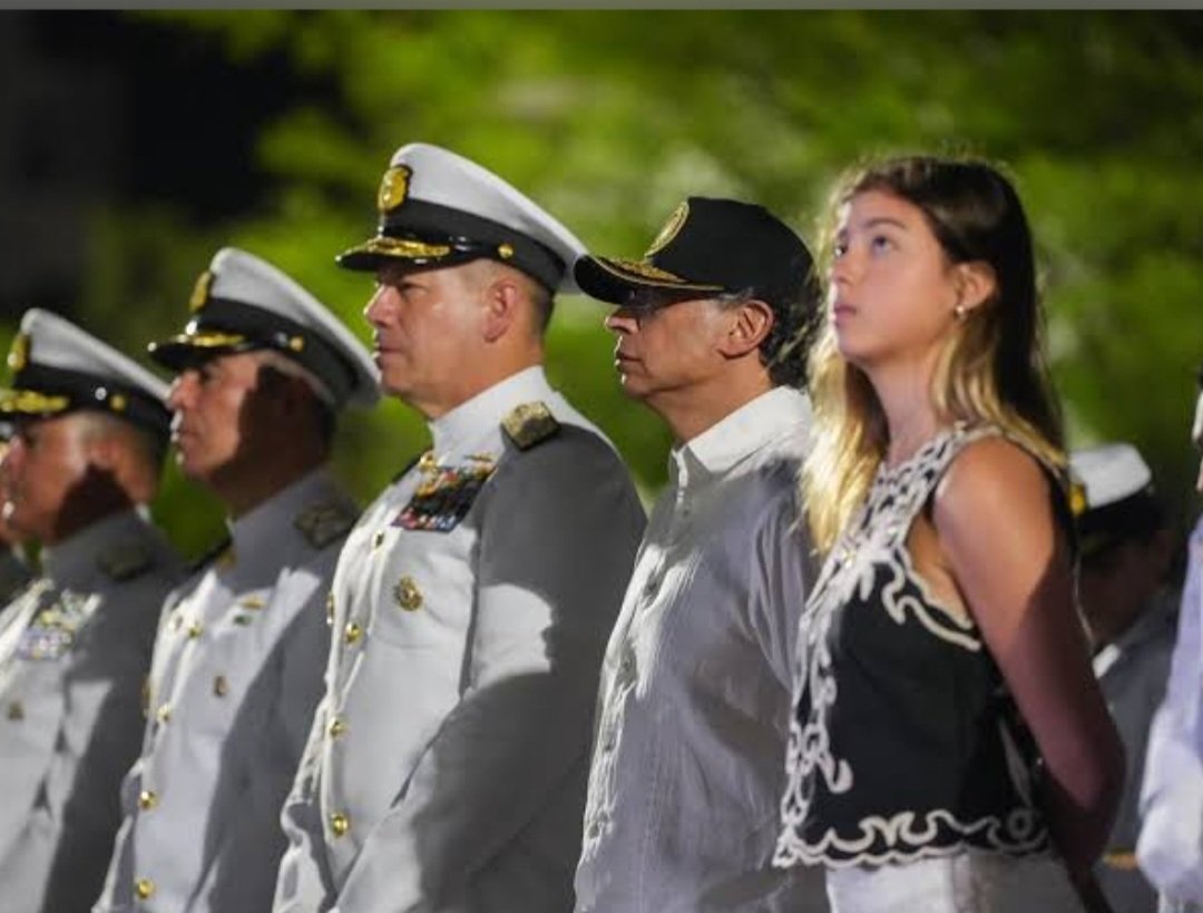 tatooinelegrand tweet media