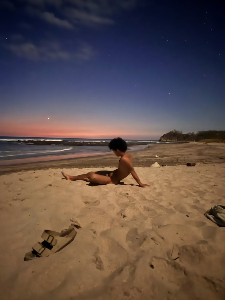 Roxander tweet media