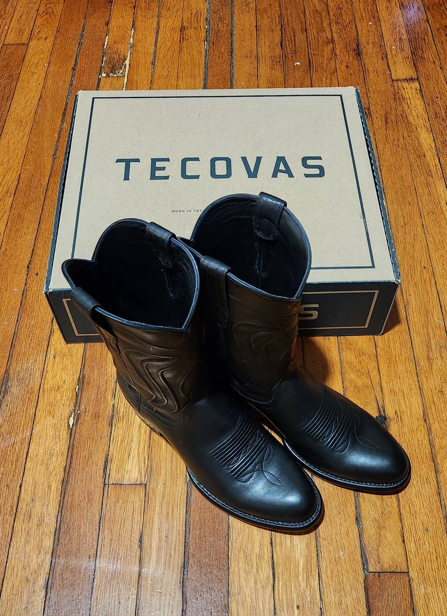 𝔽eral ℙawg ℍunter tweet media