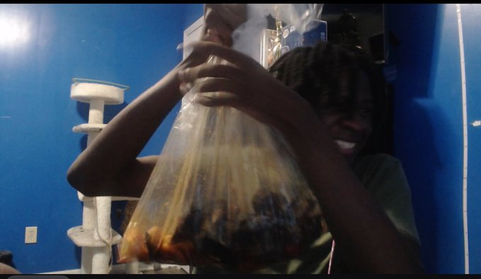 YIA cam🦭 tweet media