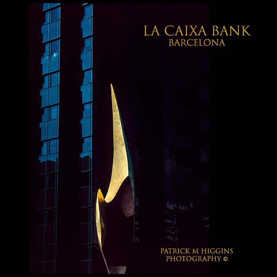 PatrickMHiggins's tweet image. La Caixa Bank., Barcelona. @patrickmhiggins #lacaixabank #logoart #barcelona #streetphotos #lightandshade