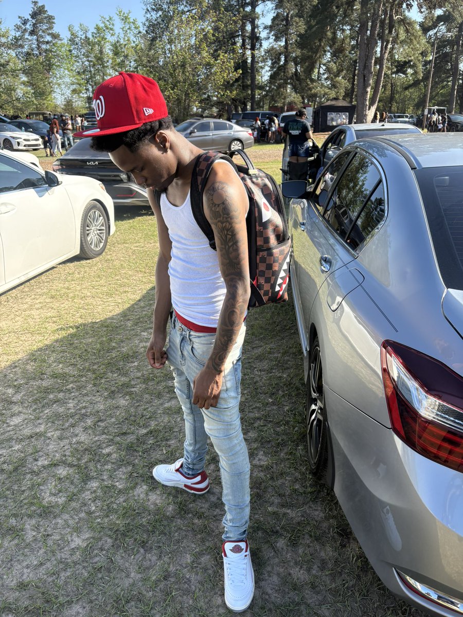 ⛹🏾‍♂️ tweet media