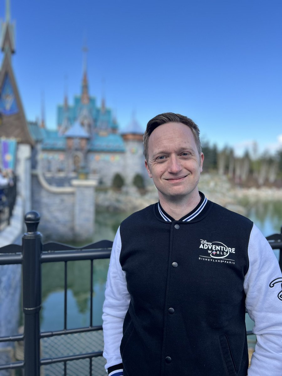 LetsWatchMagic's tweet image. How was yesterday? The first time I didn’t have a minute in Disneyland Park while visiting DLP. What a day with so many nice experiences (except from being evacuated in FEA) and seeing everyone again :) now here for 7 final hours before heading home.