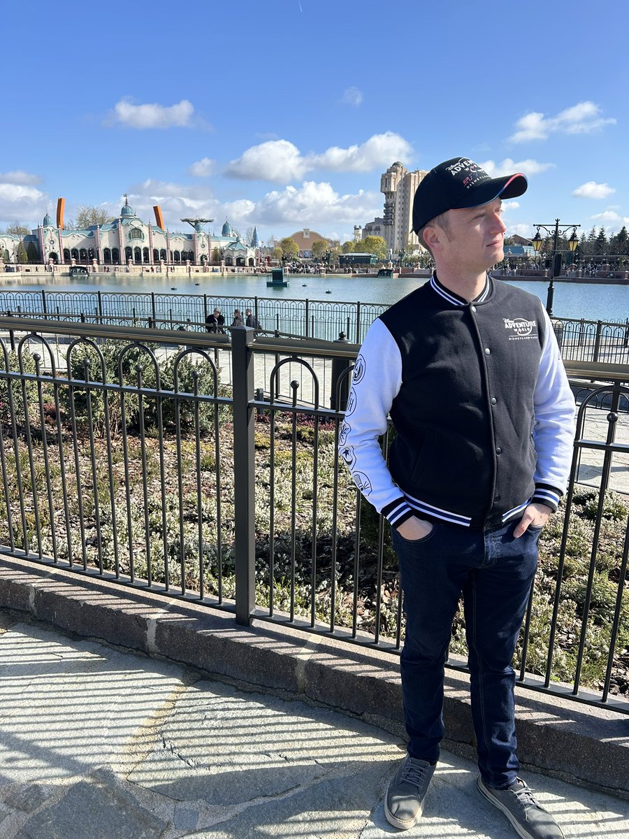 LetsWatchMagic's tweet image. How was yesterday? The first time I didn’t have a minute in Disneyland Park while visiting DLP. What a day with so many nice experiences (except from being evacuated in FEA) and seeing everyone again :) now here for 7 final hours before heading home.