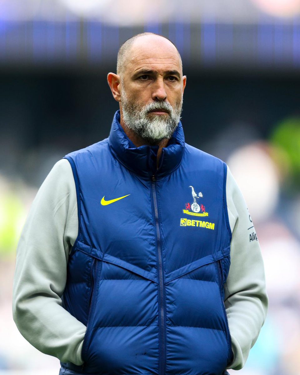 💡

“فقرة تساؤلات” 🤔

ماهي الأسباب الحقيقيّة التي تدفع إدارات الأندية 
“التي تسعى للبطولات” للتعاقد مع مُدربين فشلوا بكل تجاربهم و إعتادوا الطرد ؟ 👀