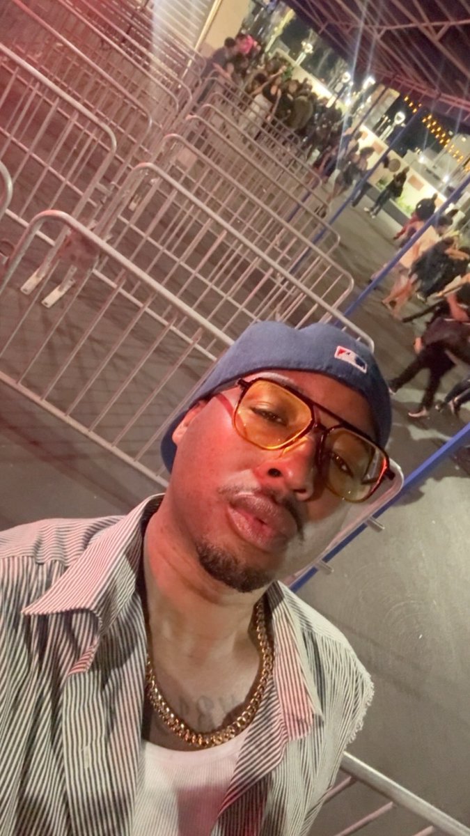 __MrWayne's tweet image. I sliccck way want to get into modeling fr. I believe I can fa sho do it with a few more tools added ns. 

#futuremodel