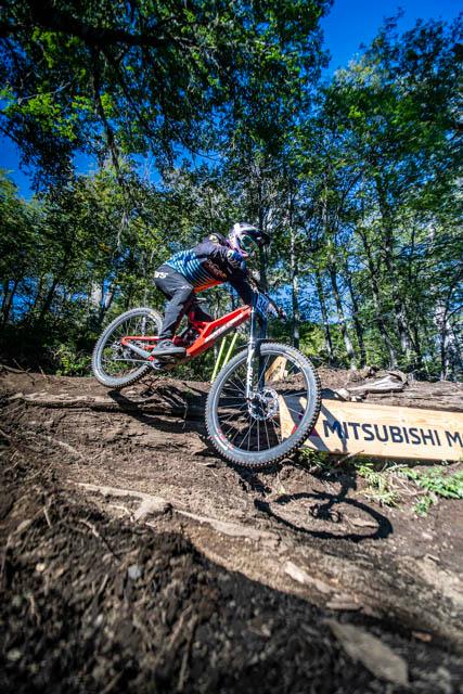 PlanetMTB tweet media