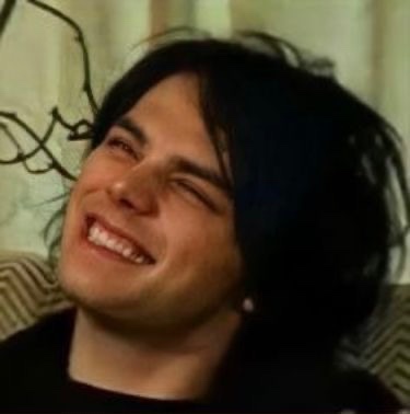 gerard way hourly tweet media