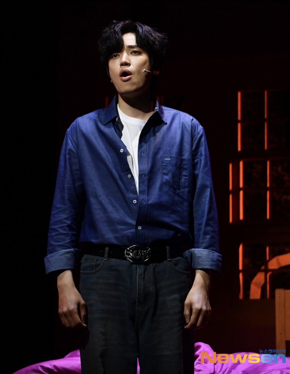 기사제목 아~주 베리굿👍🏻👍🏻👍🏻

니엘, 잘생기고 인기 많은 미식축구 선수 [포토엔HD] (출처 : 네이버 연예) 
naver.me/x4lcq1yW