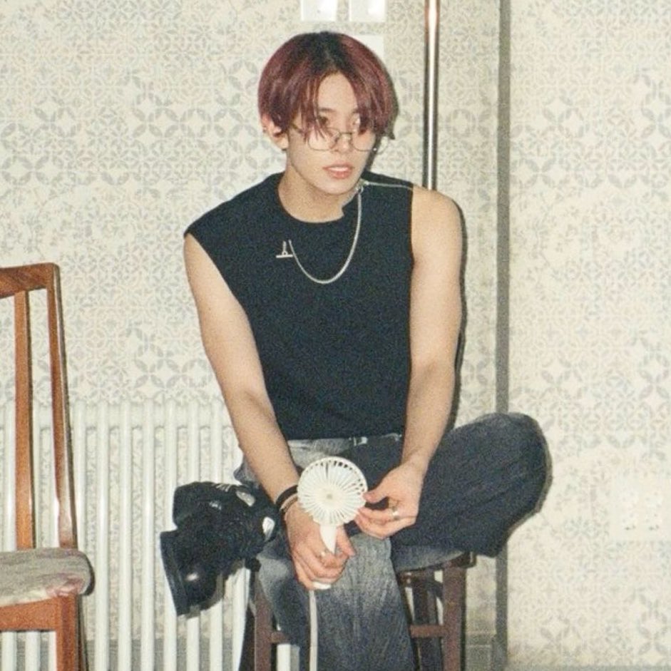 희승 on REST. tweet media