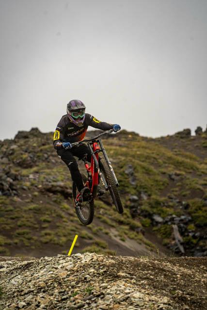 PlanetMTB tweet media