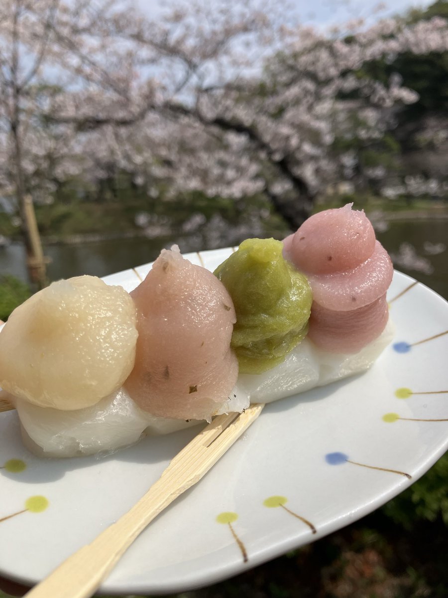 timelsdq10's tweet photo. 春〜お花見🍡 https://t.co/gNeftWDS6M