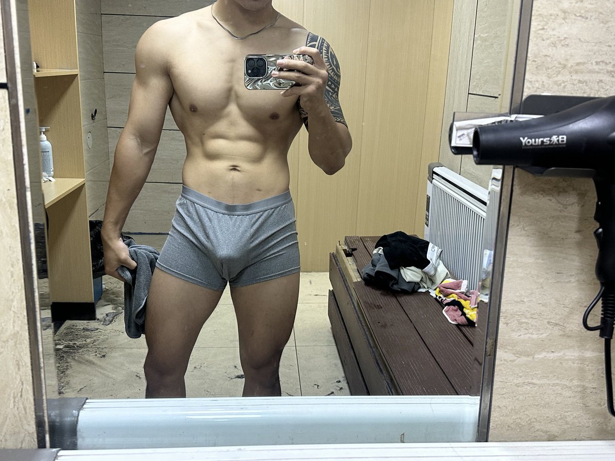 一个健身的内男的 tweet media