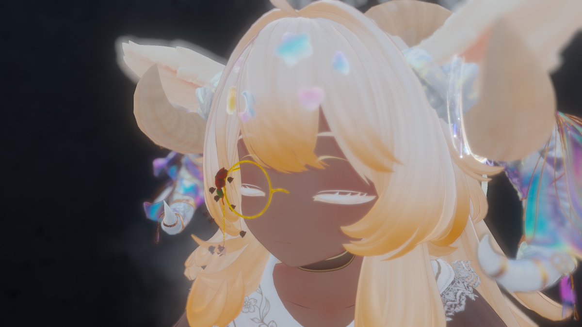 yuyu_vrchat's tweet photo. Project00様の🌹RoseMonocle👓(薔薇のついたモノクル!)キラキラ金のフチに薔薇と揺れるチェーンがついててとても可愛いです(*'▽')花びらパーティクルもオンオフできて良き!今日20時までDL無料みたいなのでモノクル好きは是非~!!!
#Project00 https://t.co/dDo2fcQSXv
