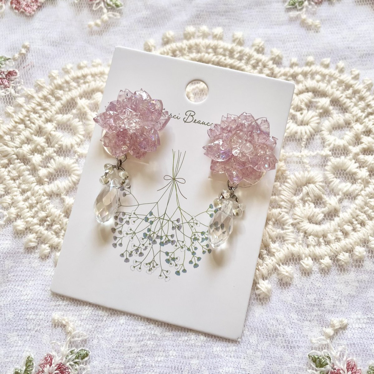 9_sixw's tweet photo. ˚✧₊⁎. new. ⁎⁺˳✧༚

キラキラストーンを閉じ込めた
お花イヤリング🌸
クリスタルをイメージした、春らしい柔らかい色味が特徴的です♡

#ハンドメイド好きな人と繋がりたい
#春アイテム
#新作 https://t.co/fV14ax6KbI