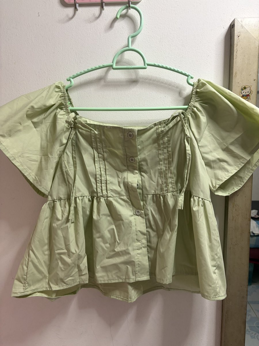 ddd2161's tweet photo. 🫶🏻 ส่งต่อเสื้อร้าน Amity
👗 ขนาด Normal อก 36
💰 180฿ รวมส่ง 
#ส่งต่อ #ส่งต่อเสื้อผ้ามือสอง #เสื้อผ้ามือสอง #ส่งต่อเสื้อผ้า https://t.co/nXTJHzYWao