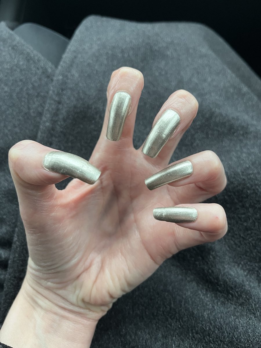 @longnailspage tweet media