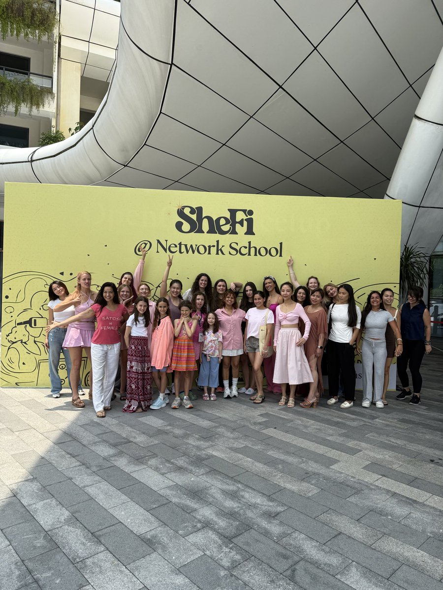 Britt 📍Network School tweet media