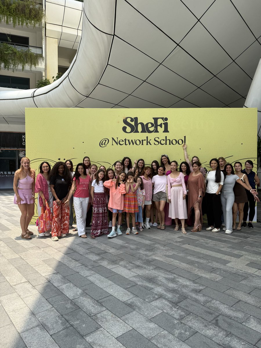 Britt 📍Network School tweet media