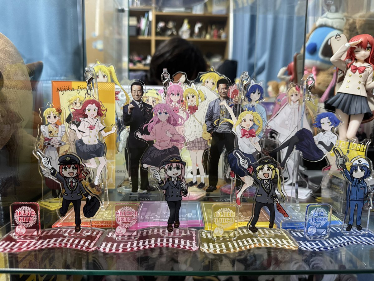 ArmeboP's tweet photo. 相棒の右京さんと亀山さんのアクリルスタンド届いたけどマジで良いから見て欲しい。下北で事件起きてそう。 https://t.co/PFy9bc4J6d