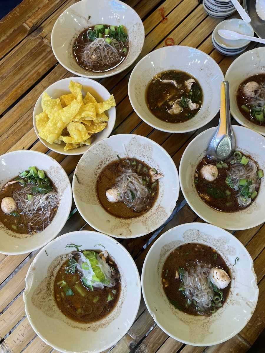 มินออกกำลังกายหนัก🏃🏻‍♀️เพื่อกิน🥐🥞🧋🍛🍜 tweet media