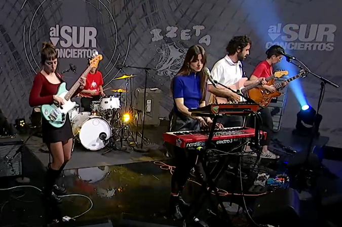 LocalDeEnsayo's tweet photo. Aquí https://t.co/rL8HnGsAsF va el LOCAL DE ENSAYO emitido anoche (29-Marz) en @canalfiesta , con @d_baldomeros #ELIA, @yorch_band @lunardiscos, @JuanTreceBlues y @Daleaoband + hermanamiento con @AlsurConciertos @isachi16 con el directo de #IZETA y la colaboración de #RoTrejo https://t.co/xZ1t956agm