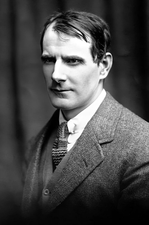 daveainsworth63's tweet photo. Remembering the great Irish playwright Sean O'Casey who was born on this day in 1880. He died in 1964. 🇮🇪 #SeanOCasey #JunoAndThePaycock #ThePloughAndTheStars #TheShadowOfAGunman #TheSilverTassle #RedRosesForMe #CockADoodleDandy #TheEndOfTheBeginning https://t.co/5Y17t3gXkE