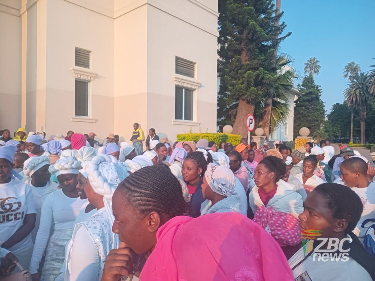 ZBCNewsonline's tweet image. Citizens gathered as early as 7am at Bulawayo’s Large City Hall for public hearings on the proposed Constitutional Amendment No. 3 Bill. The nationwide consultations are being held at over 60 centres, giving Zimbabweans a platform to share their views.

#Bulawayo #PublicHearings