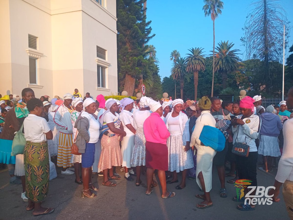 ZBCNewsonline's tweet image. Citizens gathered as early as 7am at Bulawayo’s Large City Hall for public hearings on the proposed Constitutional Amendment No. 3 Bill. The nationwide consultations are being held at over 60 centres, giving Zimbabweans a platform to share their views.

#Bulawayo #PublicHearings