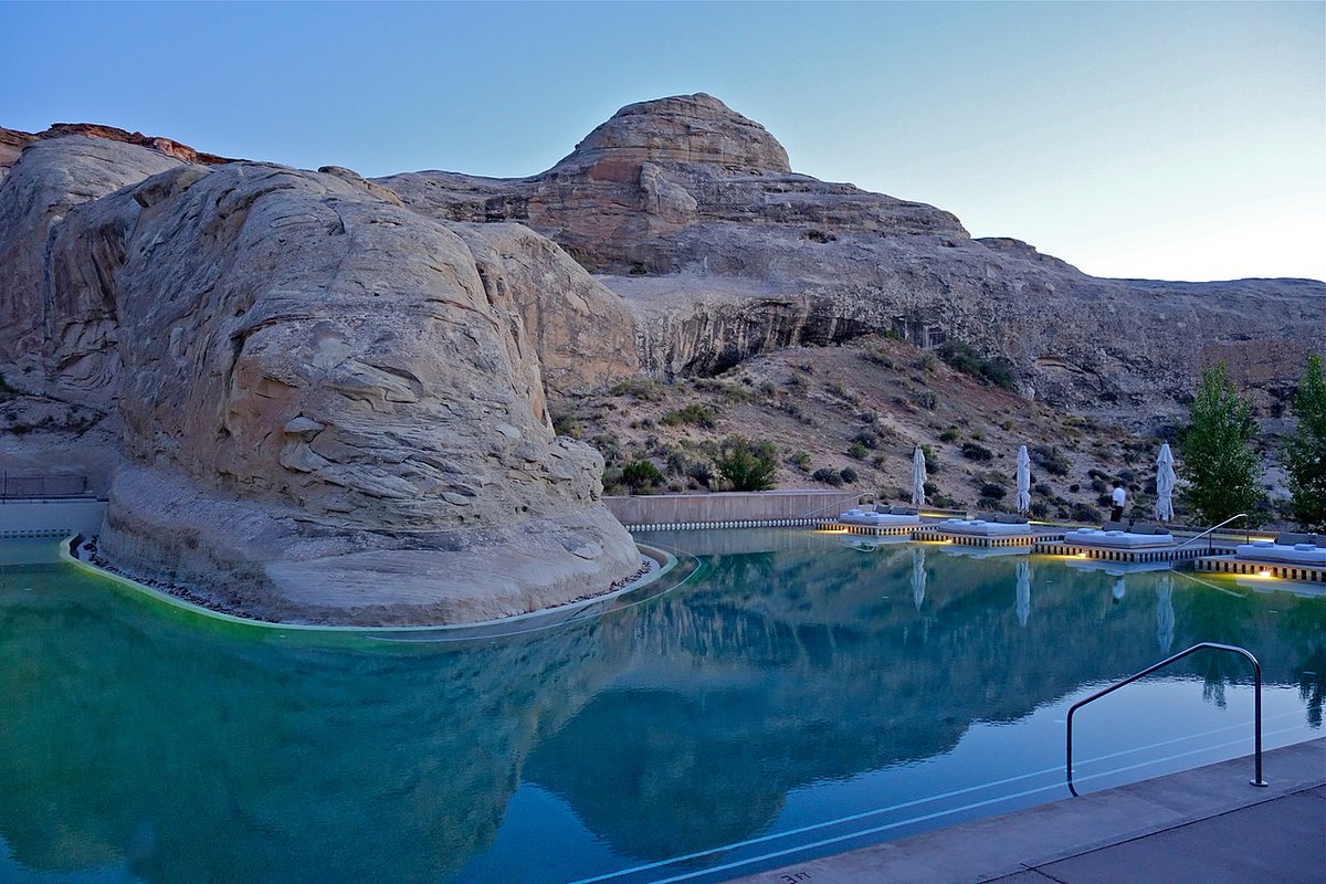 EasyCeilingTech's tweet photo. Looking for inspiration for your pool project? You can't fail to be impressed by these incredible pools!
https://t.co/4UTF7oYRRC https://t.co/RLa6wxDBVP