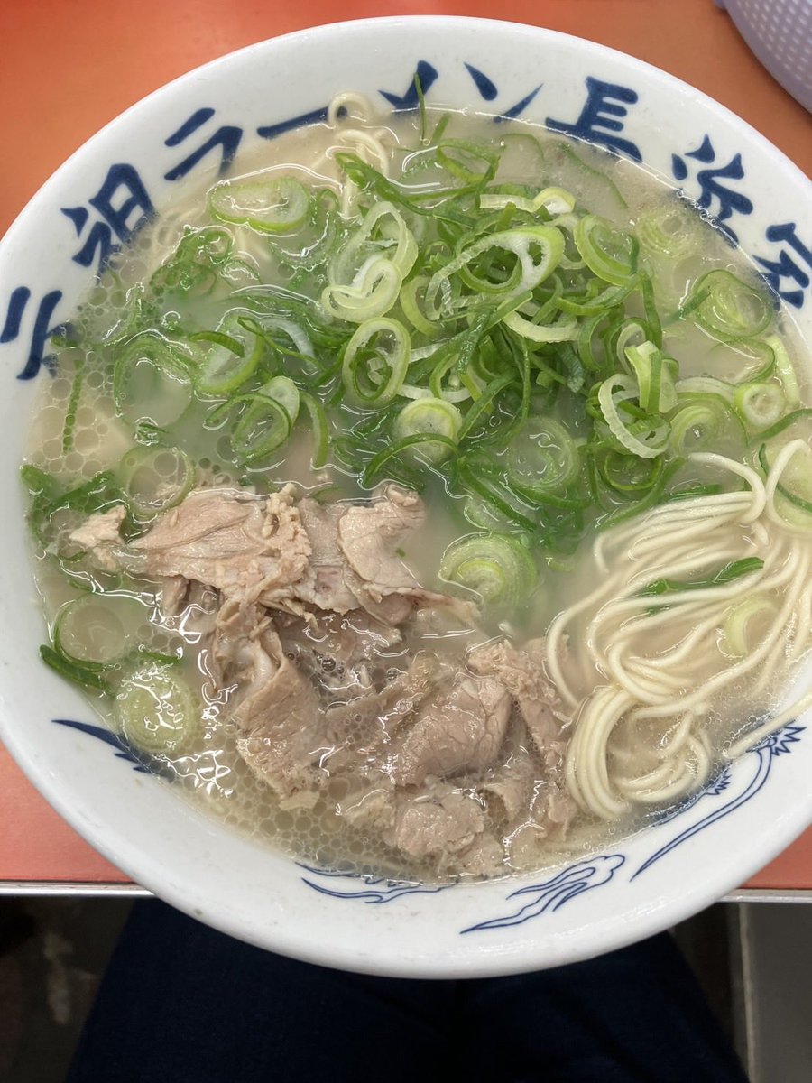 owlAJ84's tweet photo. 地元満喫中
高校生の頃から食べてるパフェの値段が爆上がりしてて👀飛び出した https://t.co/HHL1VBqLRA