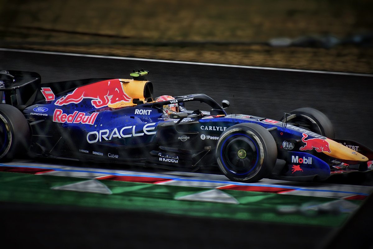 f40_photo tweet media