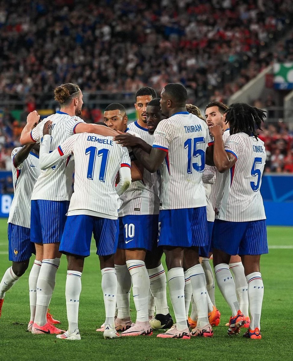 mira🐈‍⬛ tweet media