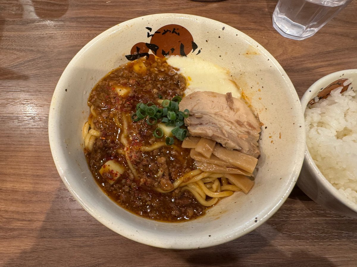 rk5nemo's tweet photo. かいじ愛宕橋さん
広東風チーズ麻婆混ぜそば、追い飯入れて満腹です
ご馳走様でした😋 https://t.co/KIS5Vf5wXy