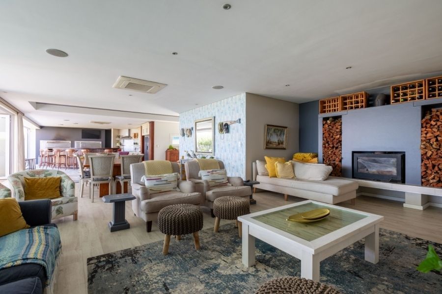 propcentralsa's tweet image. Escape to paradise!  View this Keurboomstrand home at buff.ly/0xHM2vw listed for R42,500,000
8 Bedrooms| 7 Bathrooms| 4 Garages| Pool
Follow #PropertyCentral for #EXTREME property
#DreamHome #SeasideLiving #VacationVibes