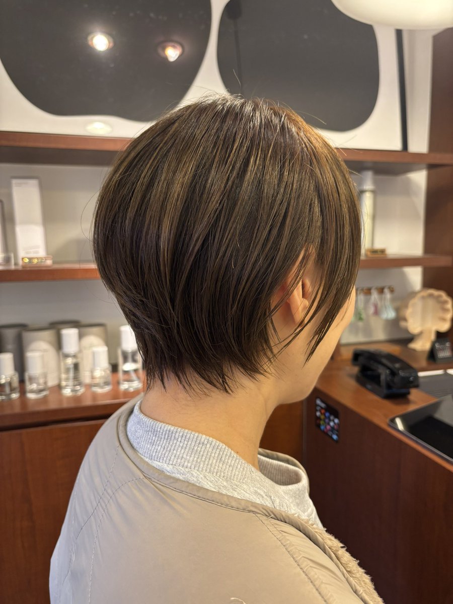 HAIRLois's tweet photo. 襟足が良いショート https://t.co/4kt9I4NsEV