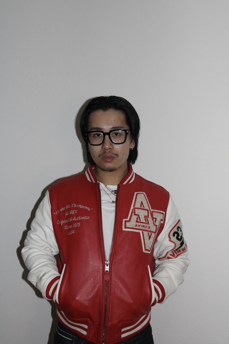 blicky tan tweet media