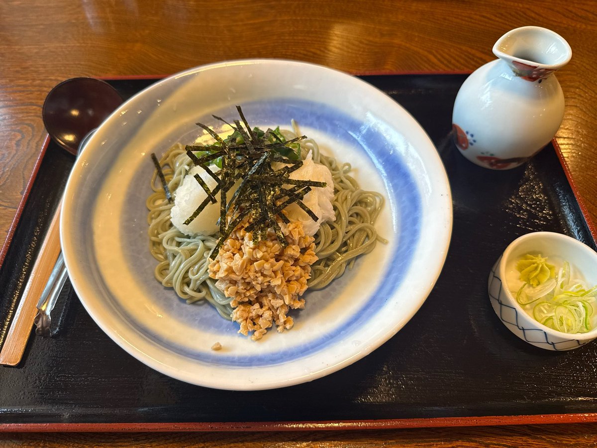 ユキツバキ tweet media