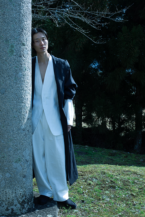 FASHIONHL's tweet image. HOSOO Expands into Menswear—“HOSOO MEN” Reframes Clothing as a Relationship Between Material and Body
→fashion-headline.com/en/article/487…
#HOSOO #HOSOOMEN #textile 
#Nishijintextile