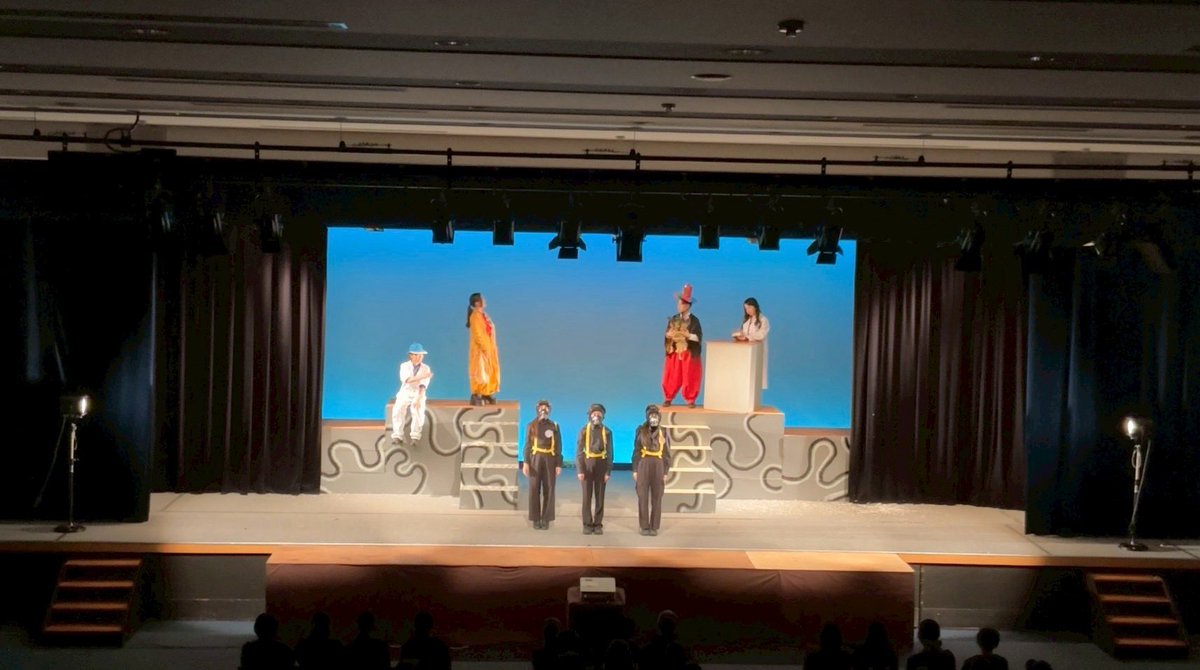 kinranengeki's tweet photo. お疲れ様です！演劇部3年生です！

先週は無事卒業公演を終えることができ、約170名ものたくさんのお客様にご来場いただき、本当に嬉しく思います💕
これまで支えてくださった皆様本当にありがとうございました。これからはそれぞれの道へ進みますが、この場所で得たものを胸に、前に進んでいきます！ https://t.co/AsnnxECKSb