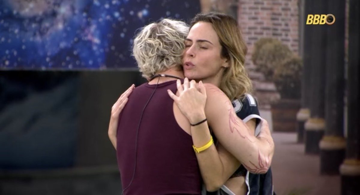 ceci renault tweet media