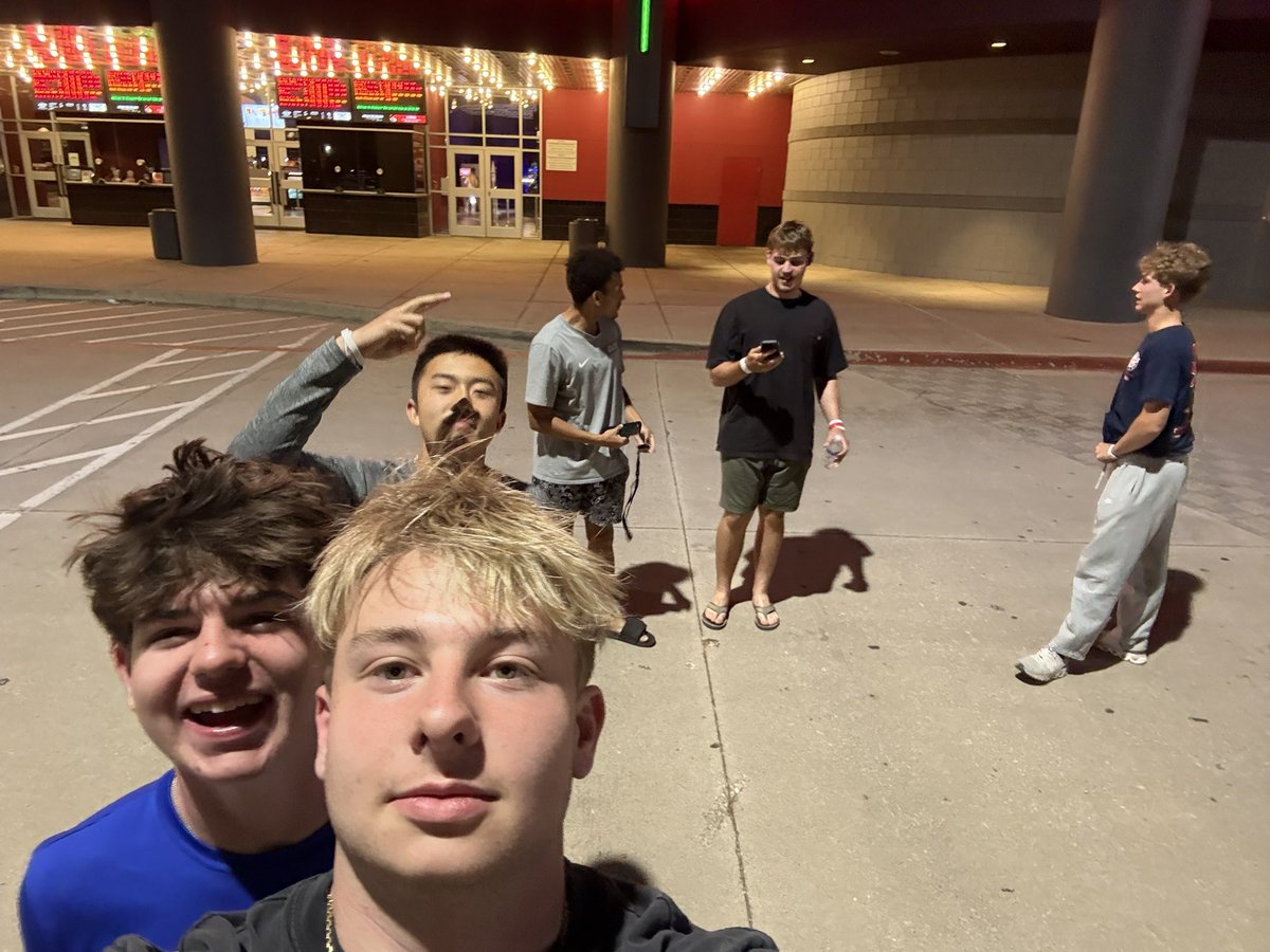 WIN_107's tweet photo. team bonding love the stangs #STANGCOMP107 @Huntergross_19 https://t.co/VVxbLTLCoL