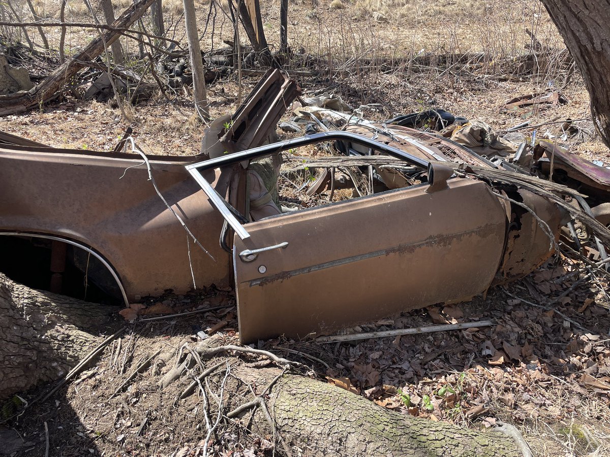 pacecarpete's tweet photo. @iowahawkblog Got a head scratcher for you. Discovered this gem while exploring a new road construction site in Dumfries, Va. Pretty sure the red sheet metal in the first pic doesn’t belong to the rest of the relic. davescaridservice https://t.co/p6YdVXCOJz