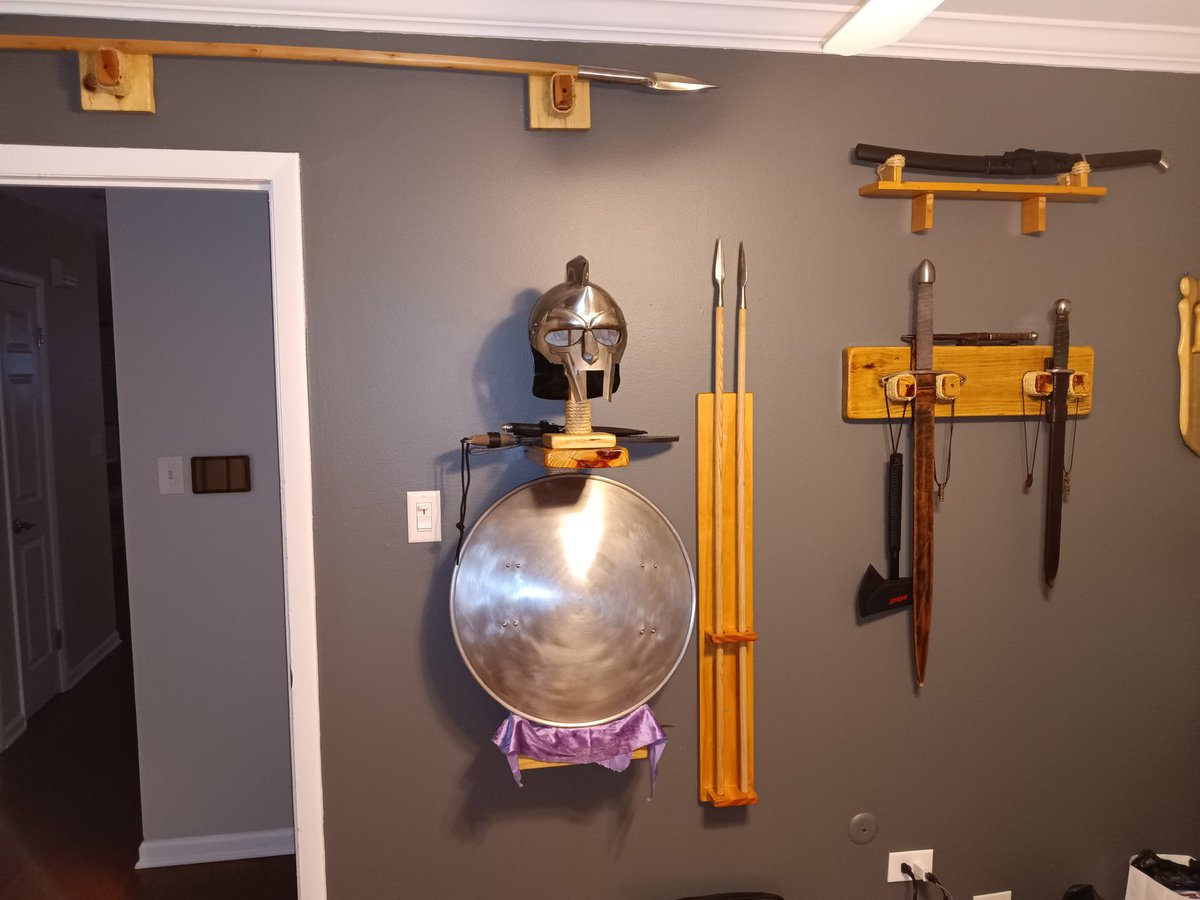 GigagodSesamar's tweet image. Every guy needs a war room, I mean office.  This is mine: swords, shield, javelins, spear, and more.
#RealmOfSesamar #WarRoom #Weapons