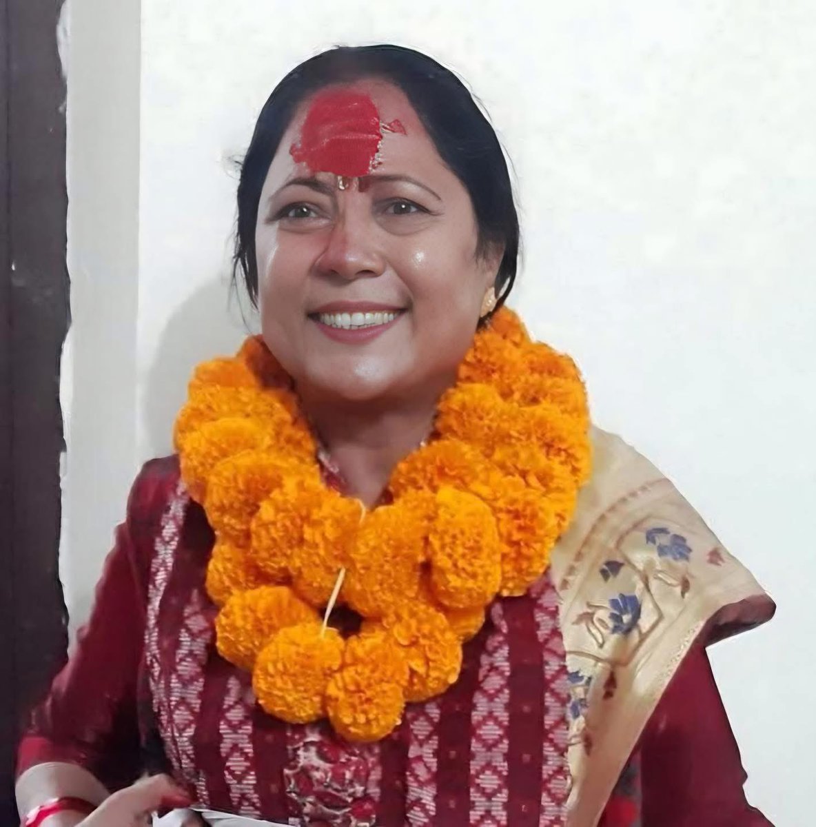 RONBupdates's tweet image. एमाले नेत्री रेखा शर्मालाई प्रहरीले राति धुम्बराहीबाट प'क्राउ गरेको छ। More details to follow... #News #FilePhoto