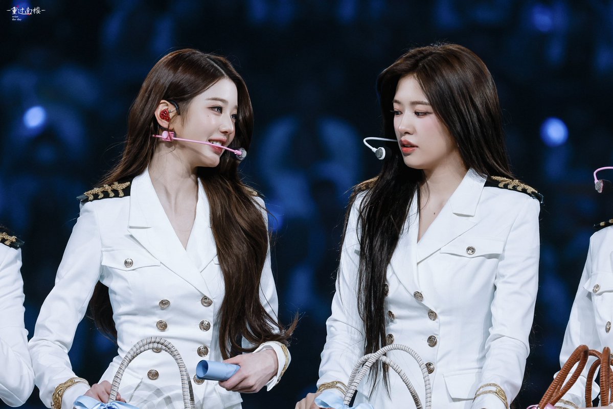 투라이트 tweet media