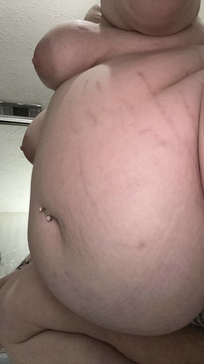 babyxgirllx3's tweet photo. can you tell which one is the before and after? (here’s a hint: the first one was from years ago😅) https://t.co/TY7aKsl59w