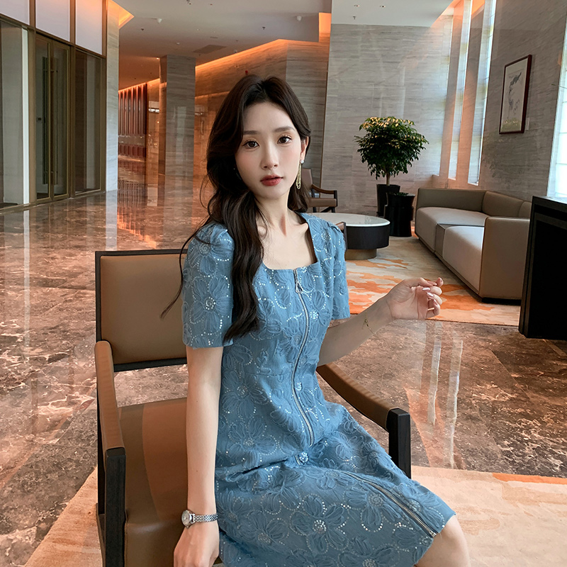 AbsolutelySomething. tweet media