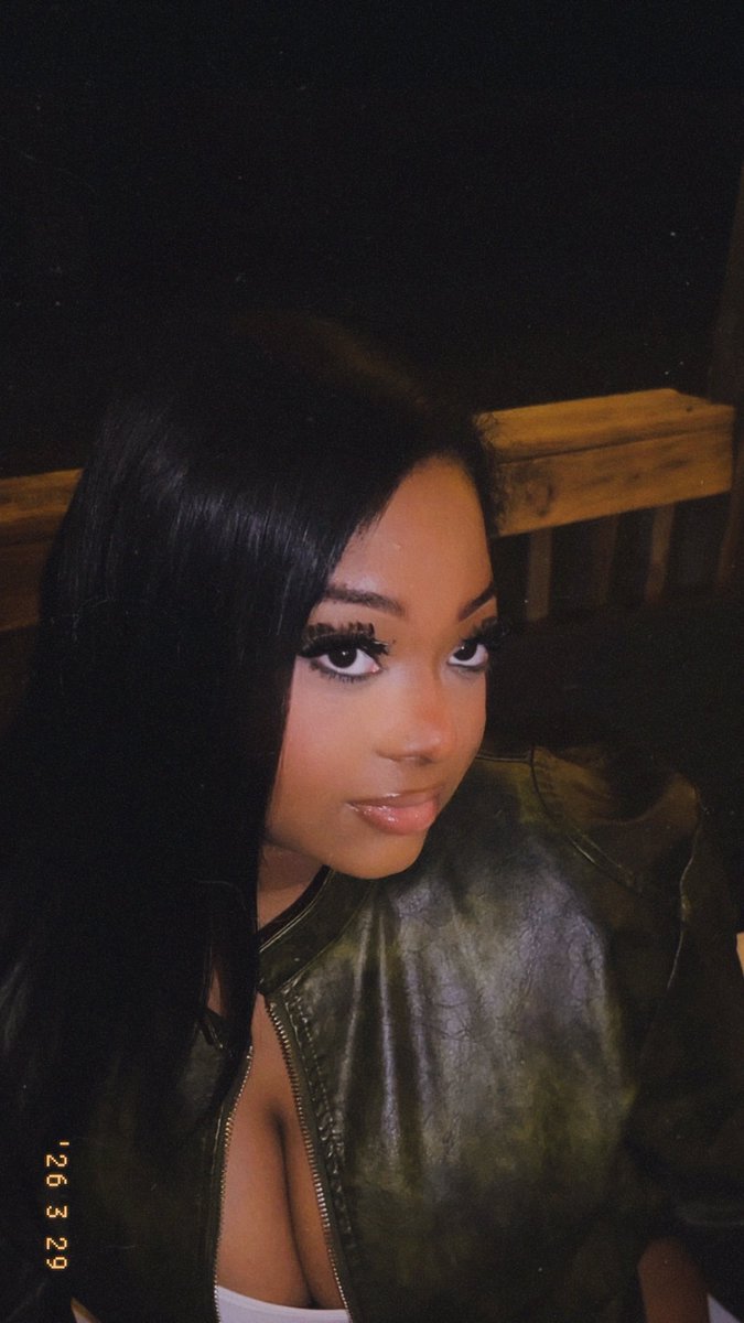 aaliyah. tweet media