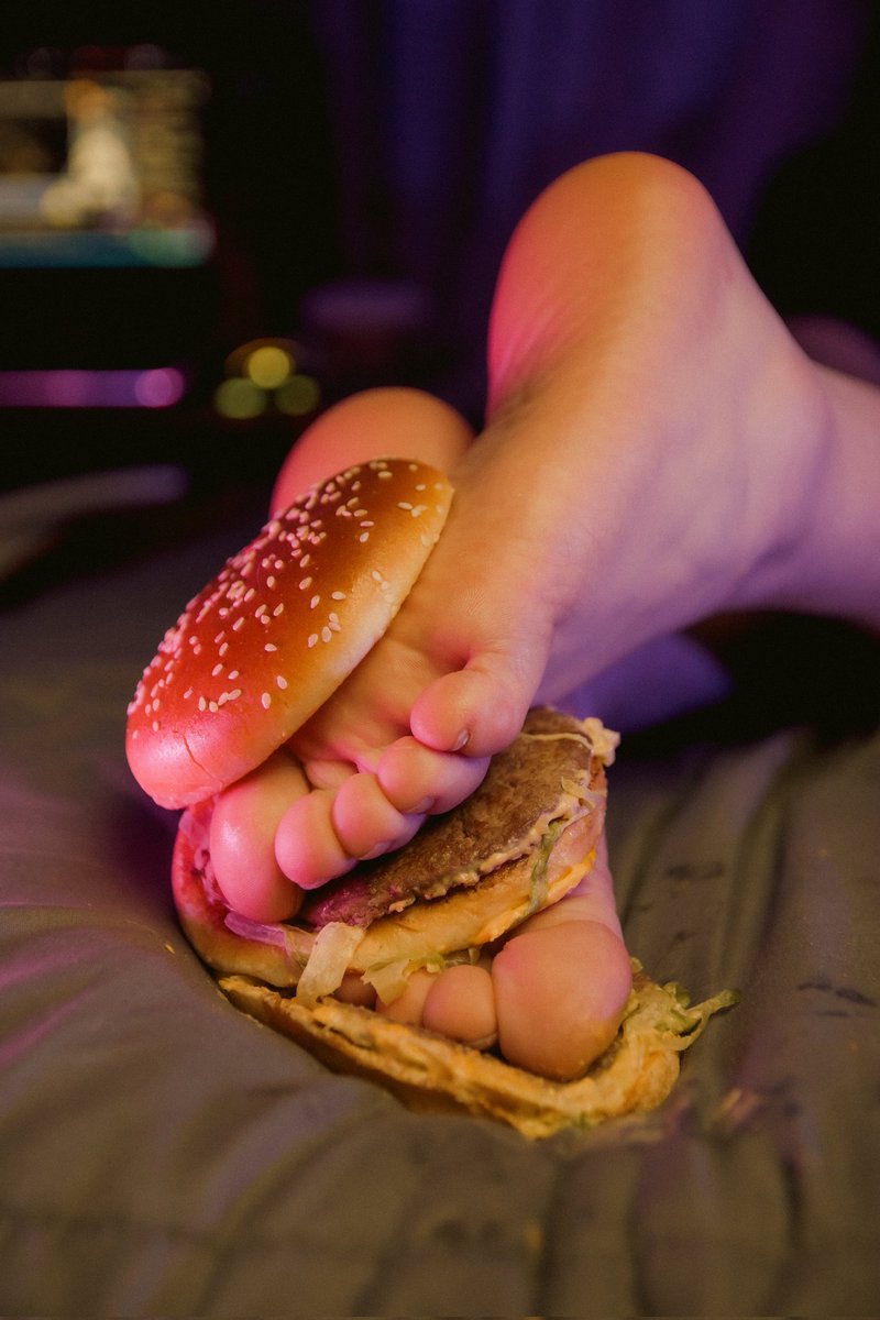 Amaru's Private room tweet media